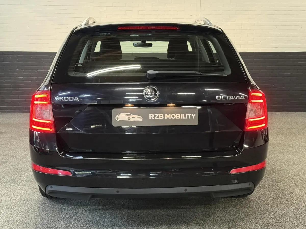 1.0 TSI DSG Greentech Style Business| Carplay | Volledige Historie | Parkeersensoren |Stoelverwarming| Cruise | Zeer netjes