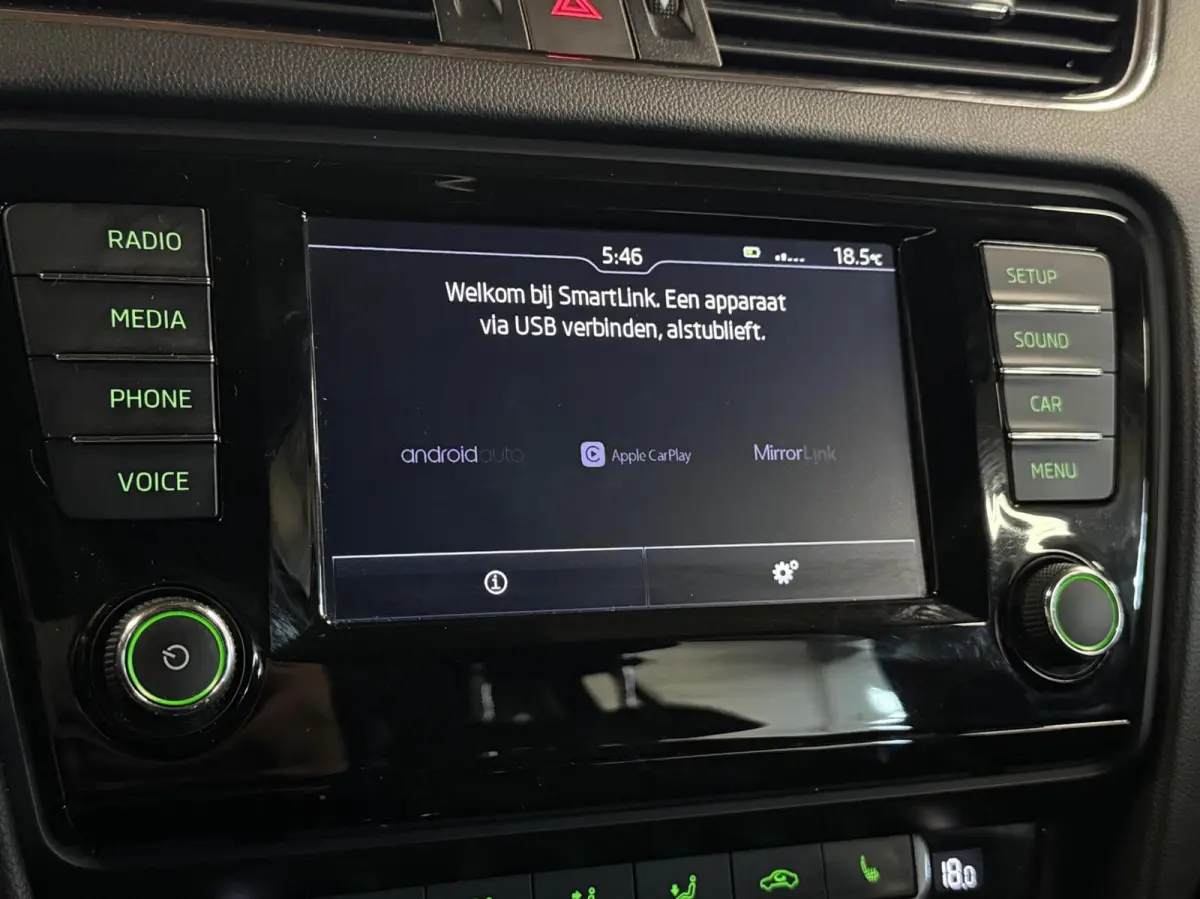 1.0 TSI DSG Greentech Style Business| Carplay | Volledige Historie | Parkeersensoren |Stoelverwarming| Cruise | Zeer netjes