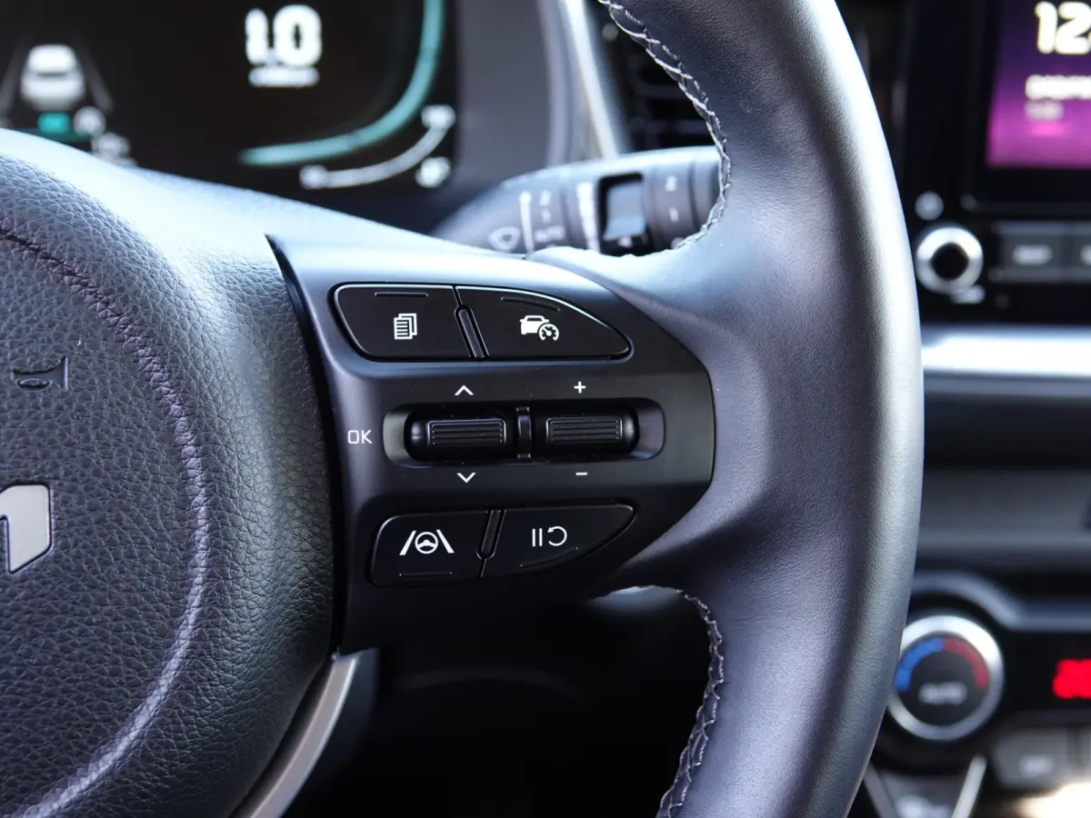 1.0 T-GDi MHEV DynamicPlusLine KEYLESS | LED | VIRTUAL | ECC