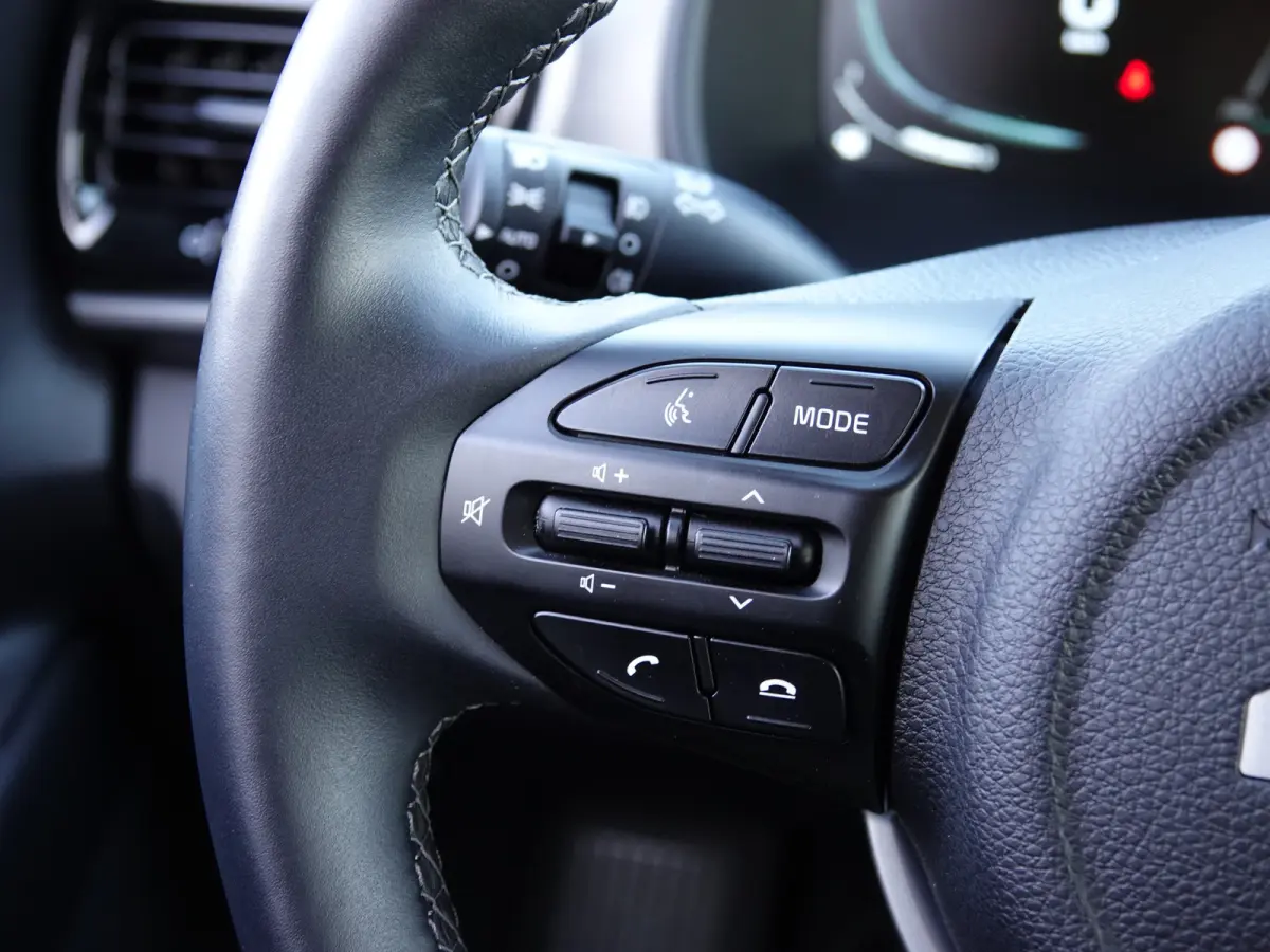 1.0 T-GDi MHEV DynamicPlusLine KEYLESS | LED | VIRTUAL | ECC