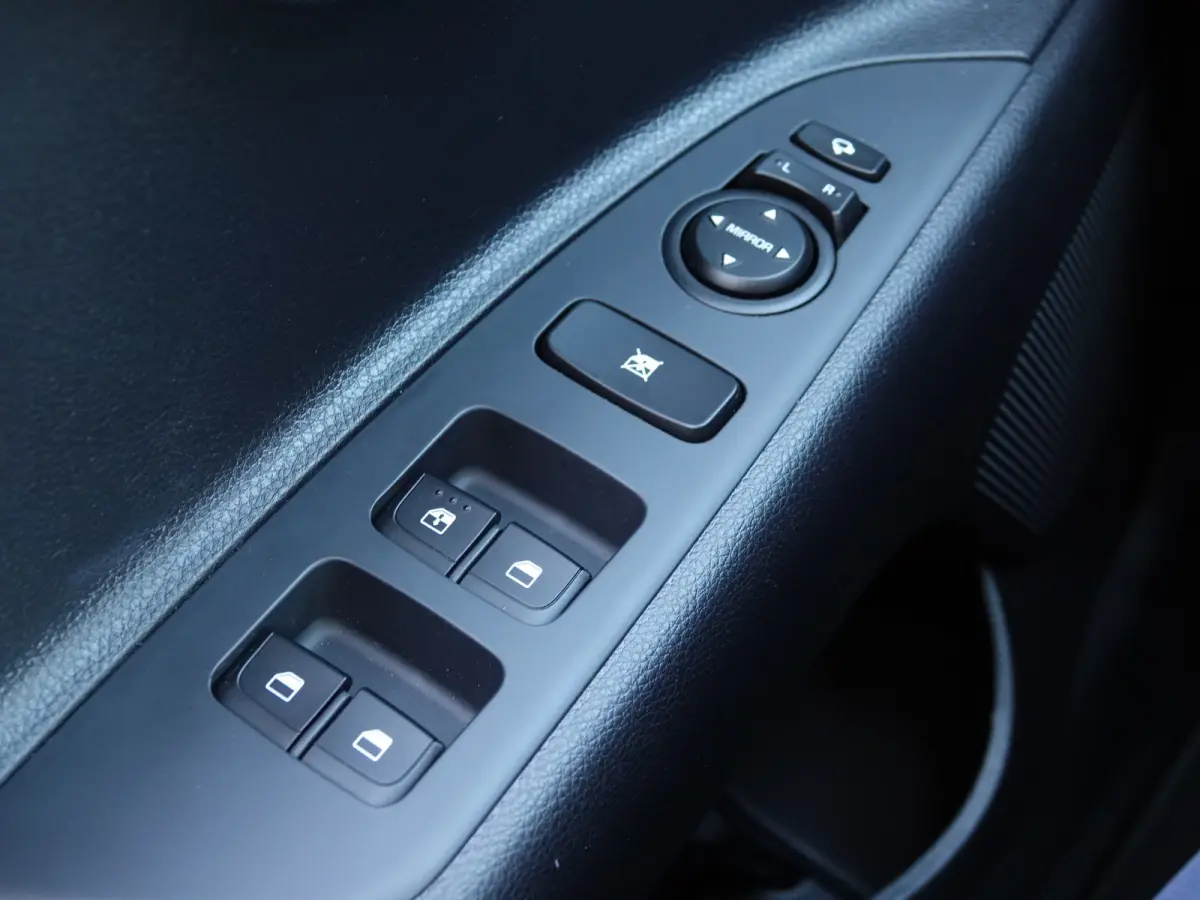 1.0 T-GDi MHEV DynamicPlusLine KEYLESS | LED | VIRTUAL | ECC