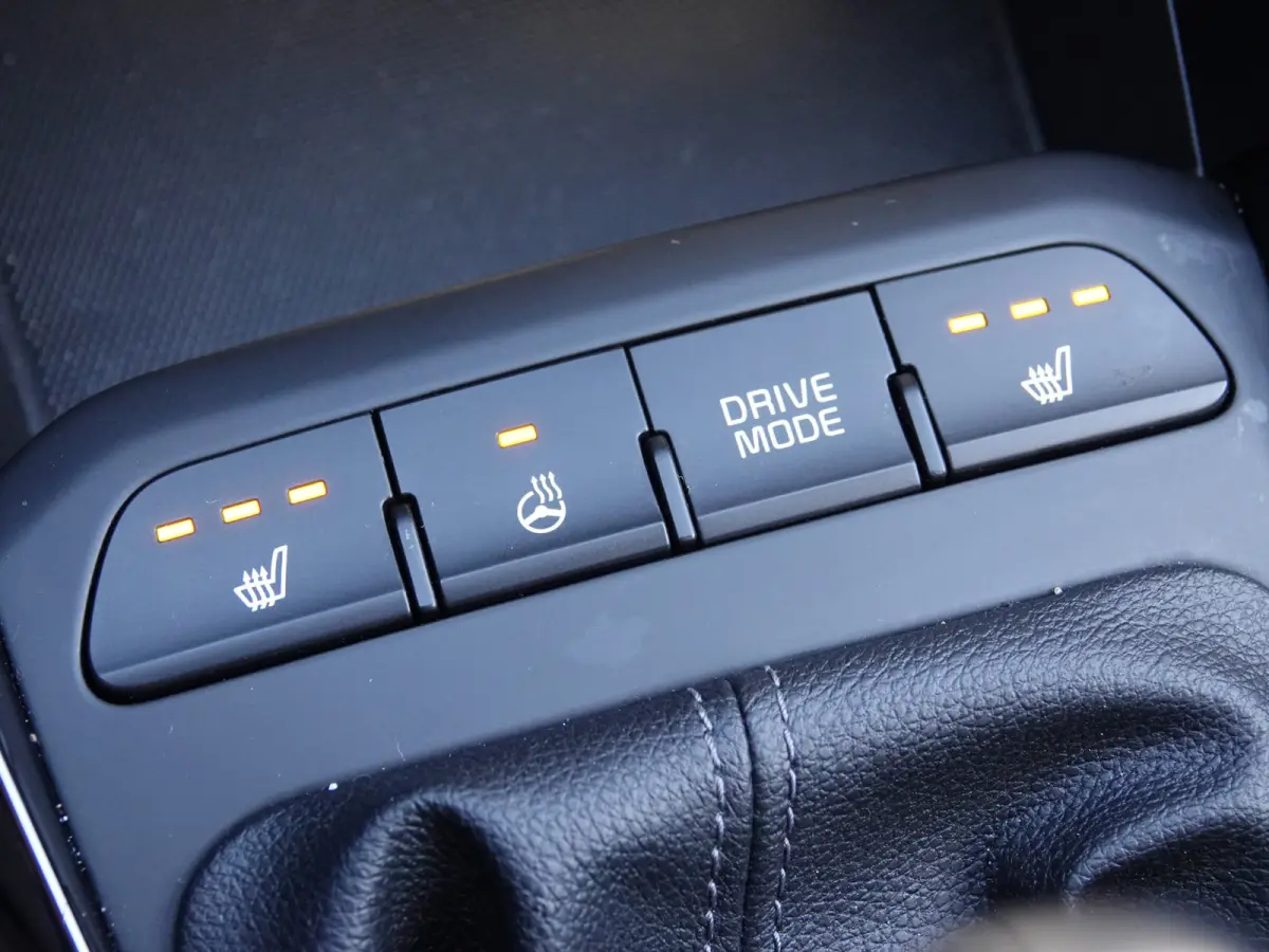 1.0 T-GDi MHEV DynamicPlusLine KEYLESS | LED | VIRTUAL | ECC