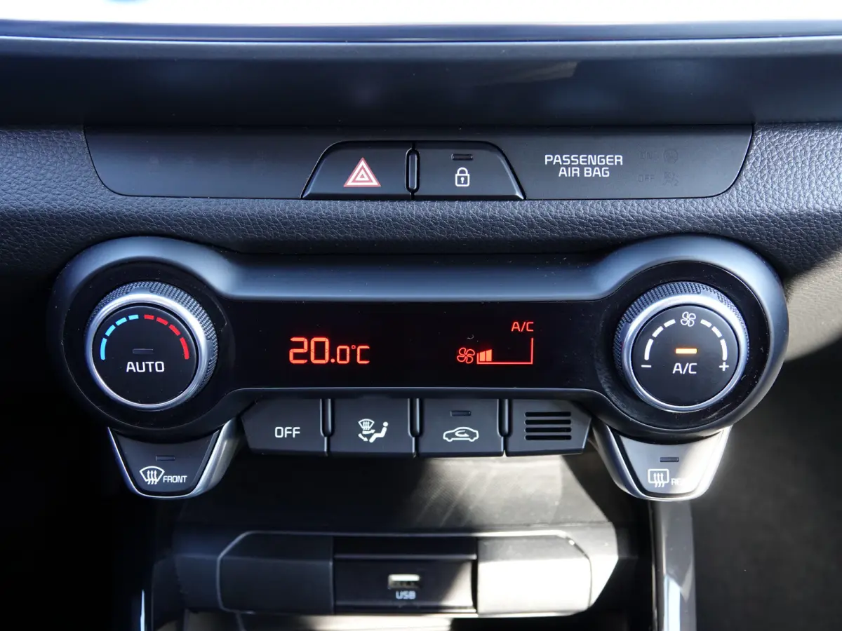 1.0 T-GDi MHEV DynamicPlusLine KEYLESS | LED | VIRTUAL | ECC