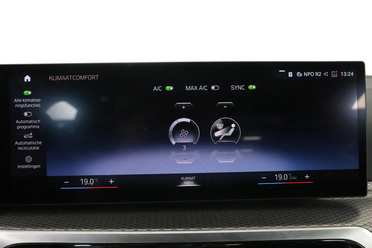 eDrive40 84 kWh M-Sport | SOH 94% | Trekhaak! | Sfeerverlichting | LED | Sportstoelen | Camera | Elk. Achterklep | Leder/Alcantara | Keyless | Clima | Navi | LMV | Parkeersensoren V+A
