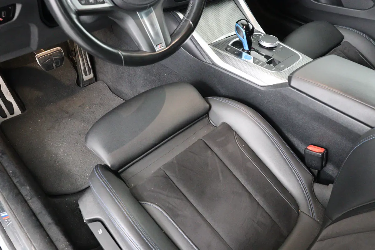 eDrive40 84 kWh M-Sport | SOH 94% | Trekhaak! | Sfeerverlichting | LED | Sportstoelen | Camera | Elk. Achterklep | Leder/Alcantara | Keyless | Clima | Navi | LMV | Parkeersensoren V+A