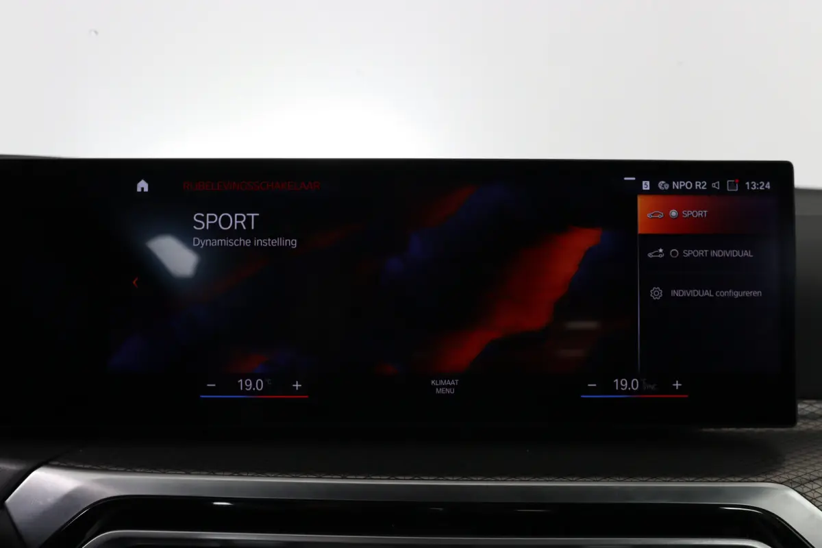 eDrive40 84 kWh M-Sport | SOH 94% | Trekhaak! | Sfeerverlichting | LED | Sportstoelen | Camera | Elk. Achterklep | Leder/Alcantara | Keyless | Clima | Navi | LMV | Parkeersensoren V+A