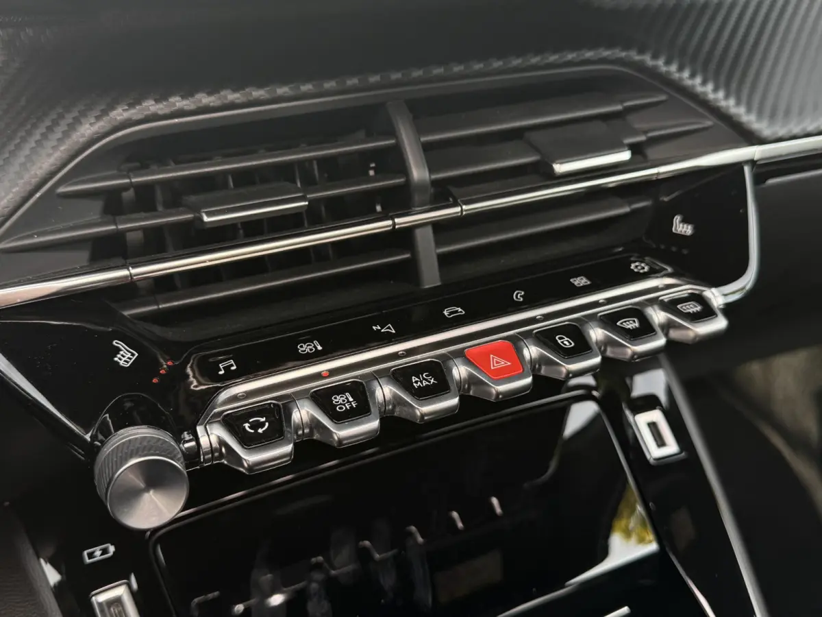 1.2 PureTech GT 130 PK l Automaat | Panoramadak | Focal Audio | Camera |