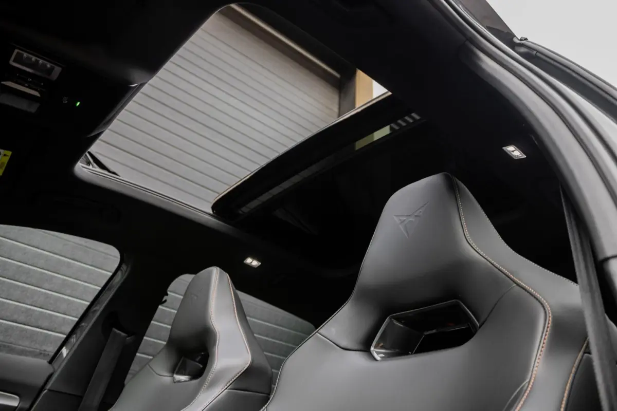 1.4 e-Hybrid VZ-Performance | PANO | SCHAALSTOELEN | 360 CAMERA | ACC | CARPLAY