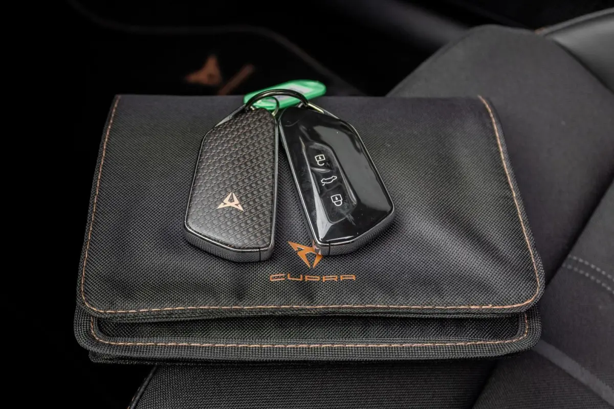 1.4 e-Hybrid VZ-Performance | PANO | SCHAALSTOELEN | 360 CAMERA | ACC | CARPLAY