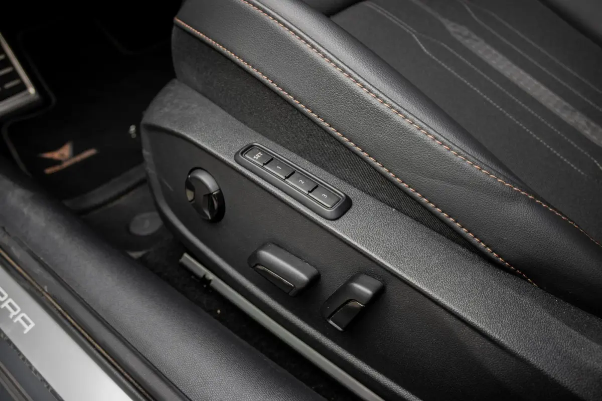 1.4 e-Hybrid VZ-Performance | PANO | SCHAALSTOELEN | 360 CAMERA | ACC | CARPLAY