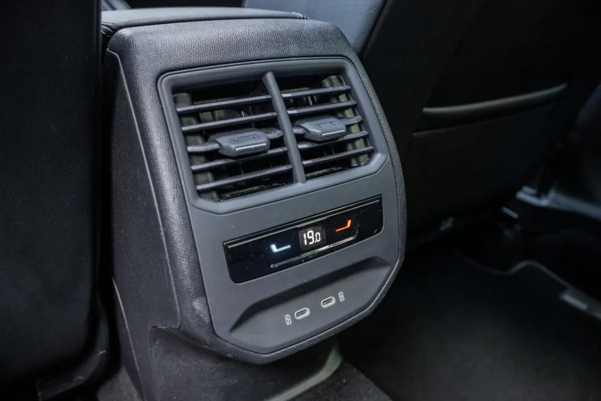 1.4 e-Hybrid VZ-Performance | PANO | SCHAALSTOELEN | 360 CAMERA | ACC | CARPLAY