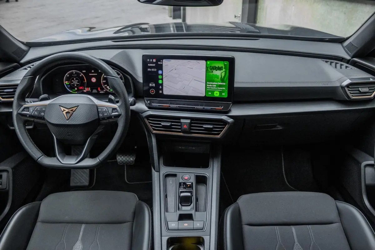 1.4 TSI e-Hybrid Copper Edition | ADAPTIVE | 19 INCH | CARPLAY