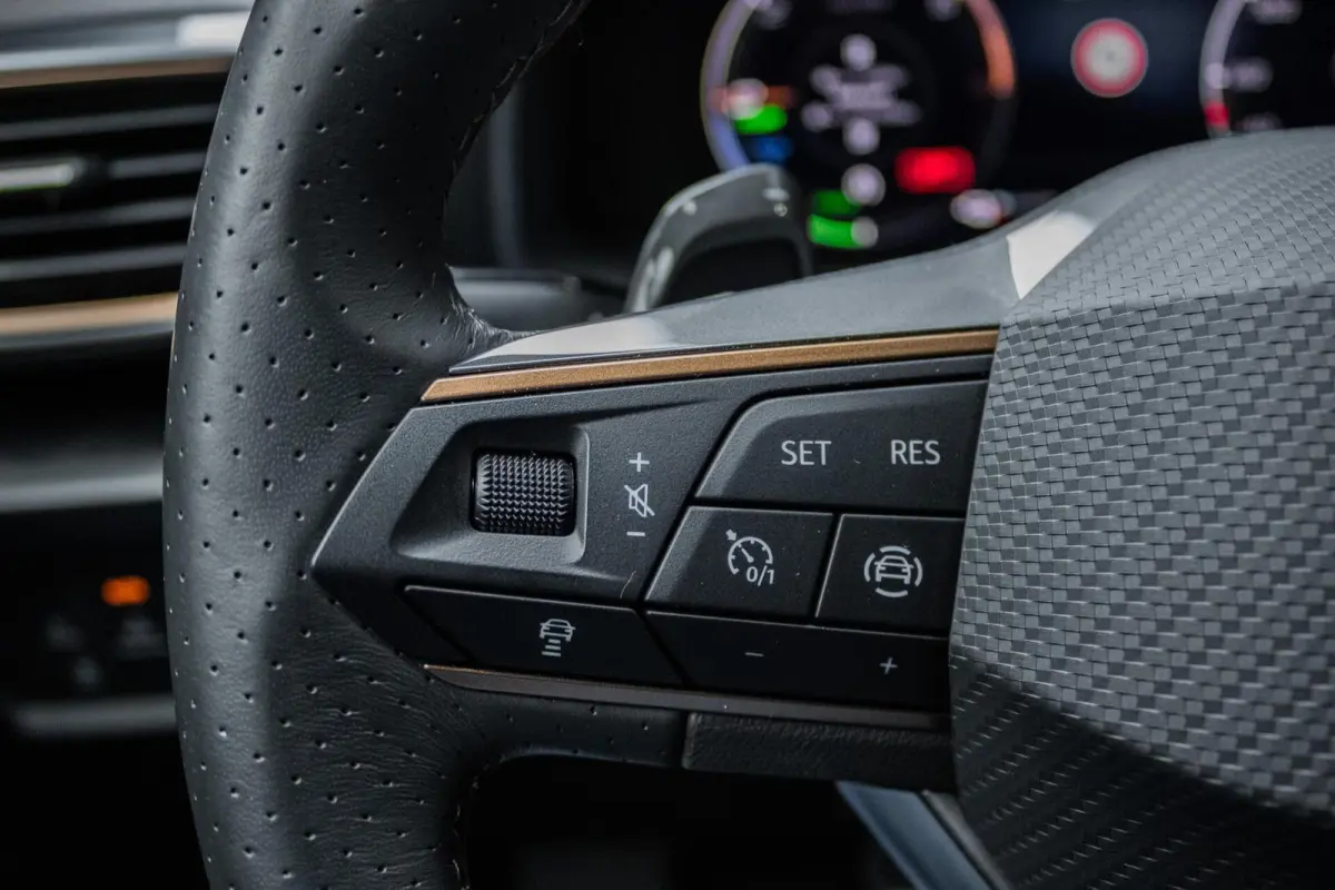 1.4 TSI e-Hybrid Copper Edition | ADAPTIVE | 19 INCH | CARPLAY