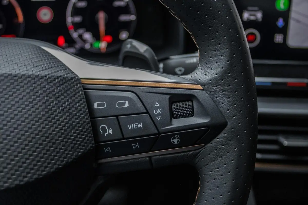 1.4 TSI e-Hybrid Copper Edition | ADAPTIVE | 19 INCH | CARPLAY