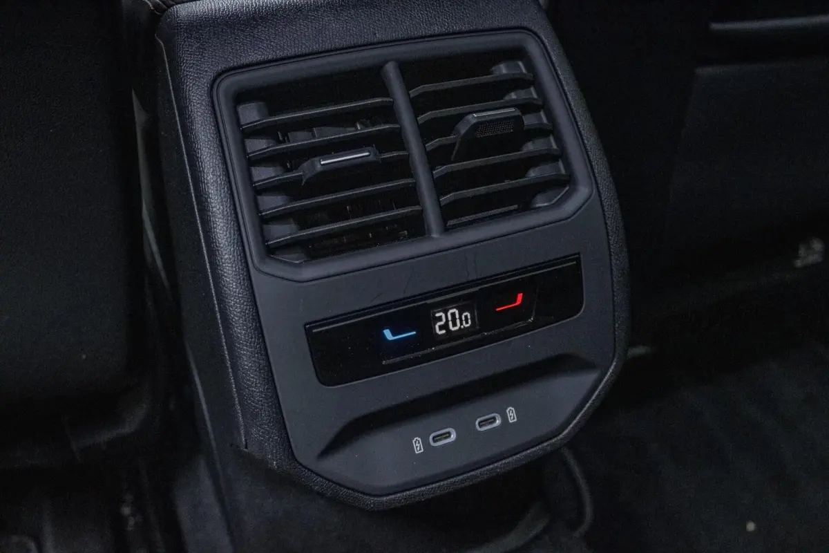 1.4 TSI e-Hybrid Copper Edition | ADAPTIVE | 19 INCH | CARPLAY