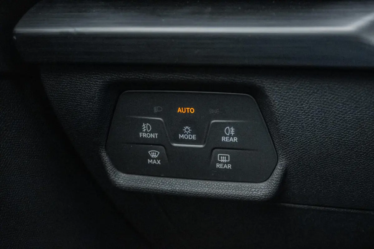 1.4 TSI e-Hybrid Copper Edition | ADAPTIVE | 19 INCH | CARPLAY