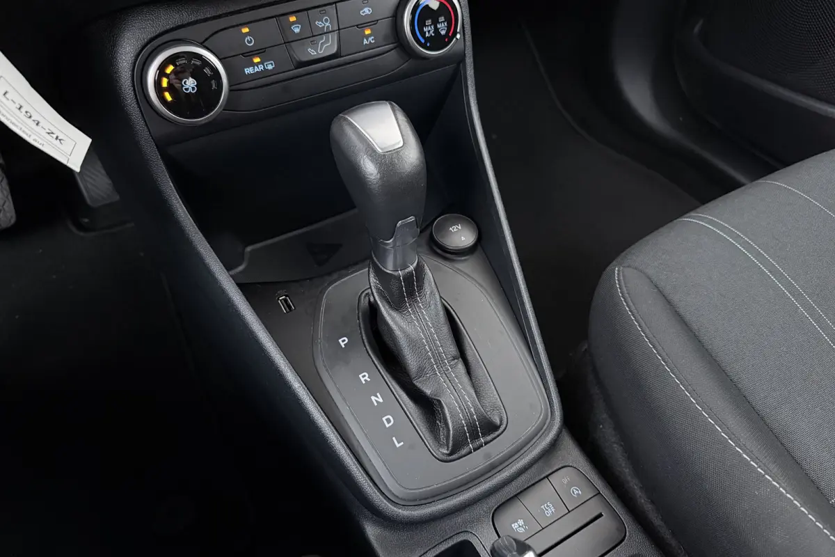 Hybrid 124 PK Aut. Titanium Carplay Cruise Velgen
