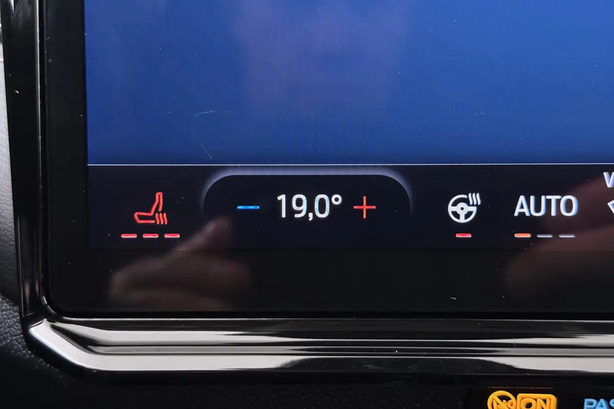 125PK Aut. Titanium NW-Model Camera Carplay Stuur+Stoelverw.