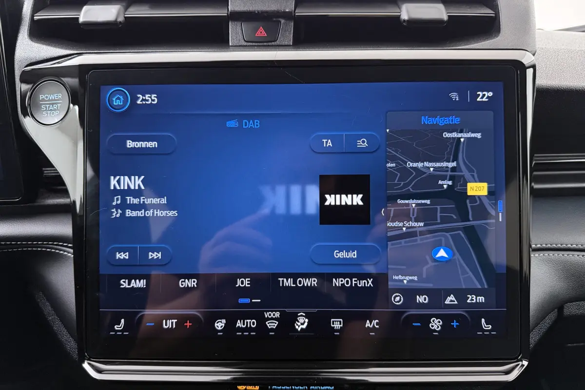 125PK Aut. Titanium NW-Model Camera Carplay Stuur+Stoelverw.
