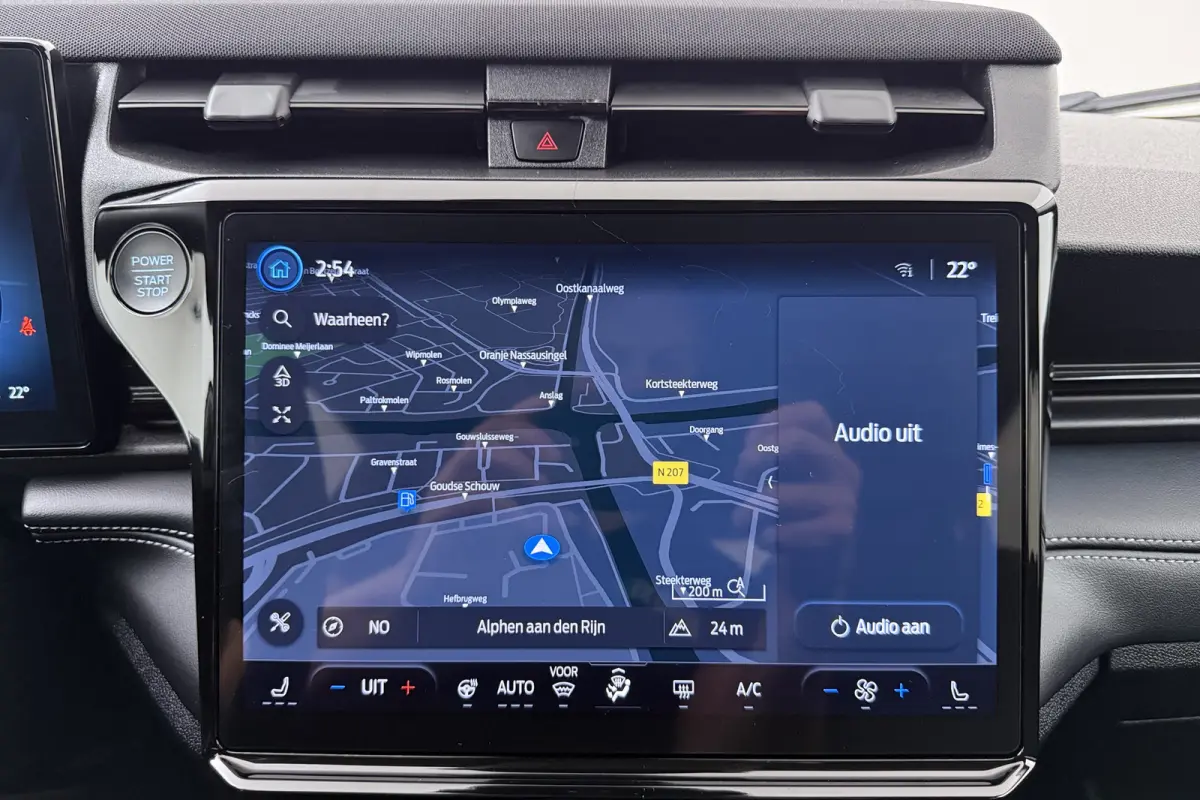 125PK Aut. Titanium NW-Model Camera Carplay Stuur+Stoelverw.