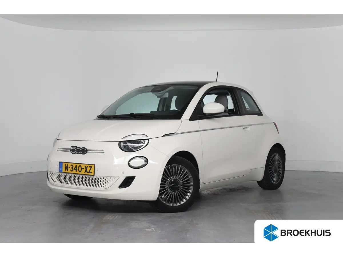 Icon 42 kWh | Camera | Panoramadak | Parkeersensoren | Dodehoek | Navigatie | Climate Control | Apple Carplay & Android Auto |