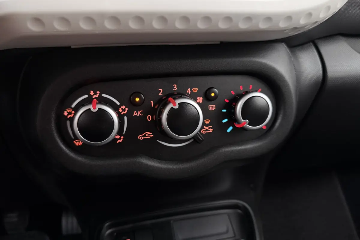 1.0 74 PK SCe Collection Cruise DAB Bluetooth LED