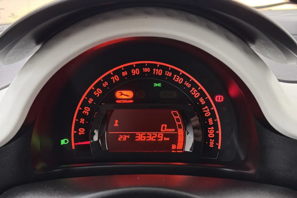 1.0 74 PK SCe Collection Cruise DAB Bluetooth LED