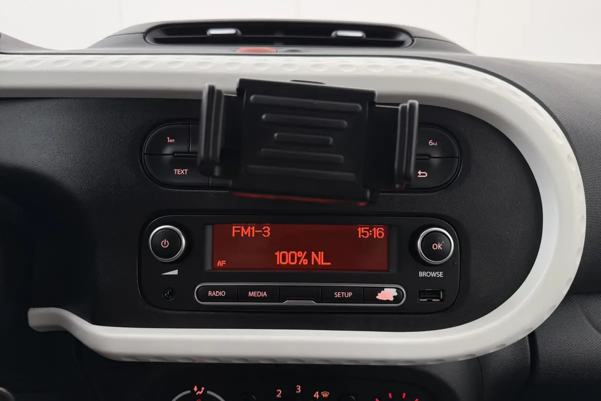 1.0 74 PK SCe Collection Cruise DAB Bluetooth LED