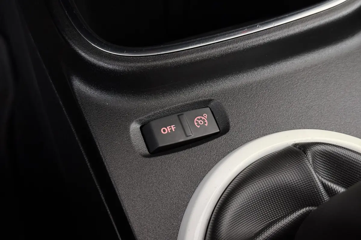 1.0 74 PK SCe Collection Cruise DAB Bluetooth LED
