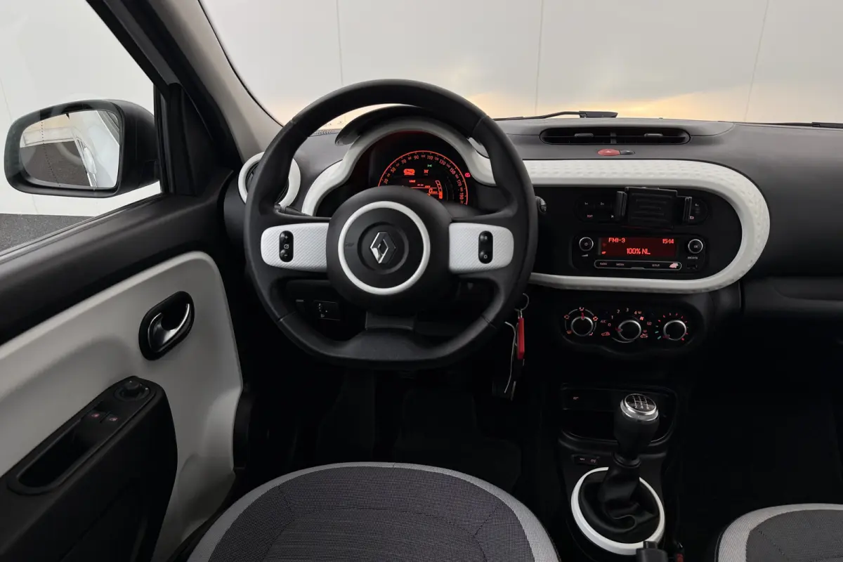 1.0 74 PK SCe Collection Cruise DAB Bluetooth LED