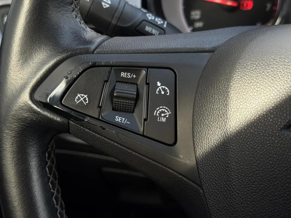 1.0 Online Edition Navi|Carplay|Clima|Cruise|PDC V+A|N.A.P|Dealer Onderhouden|Nieuwe APK bij Aflevering