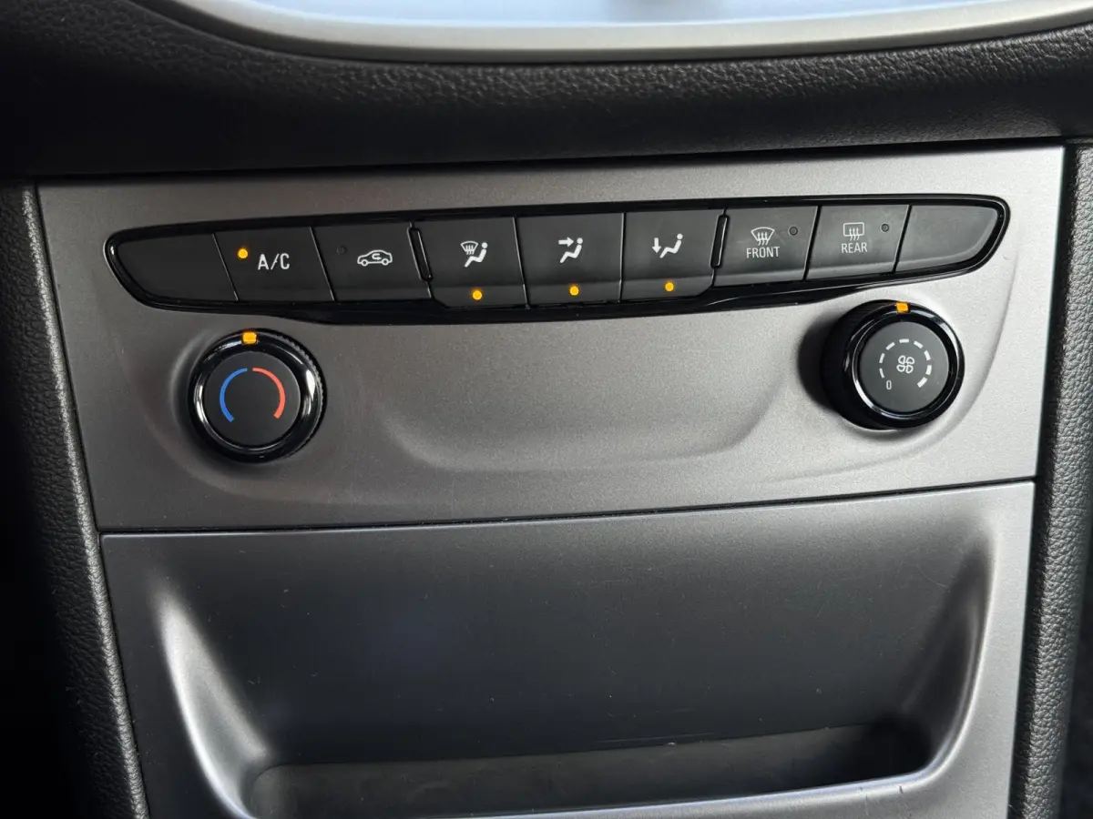 1.0 Online Edition Navi|Carplay|Clima|Cruise|PDC V+A|N.A.P|Dealer Onderhouden|Nieuwe APK bij Aflevering
