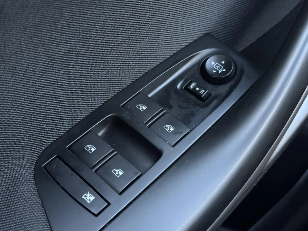 1.0 Online Edition Navi|Carplay|Clima|Cruise|PDC V+A|N.A.P|Dealer Onderhouden|Nieuwe APK bij Aflevering