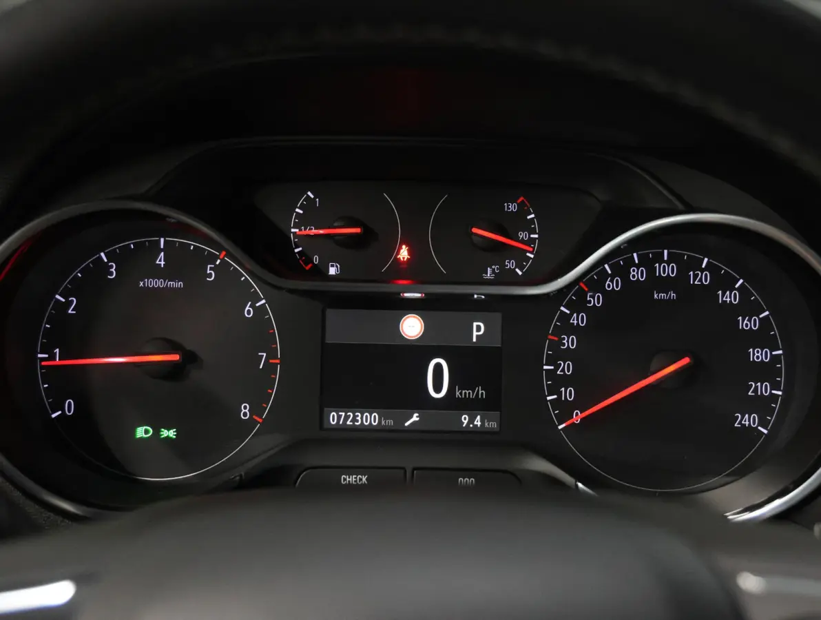130PK Elegance | 1ste eigenaar | Camera | Trekhaak | AppleCarPlay/AndroidAuto | Armsteun | Climate Control | Cruise Control | Navigatie | LED lampen | AUTOMAAT | Isofix |