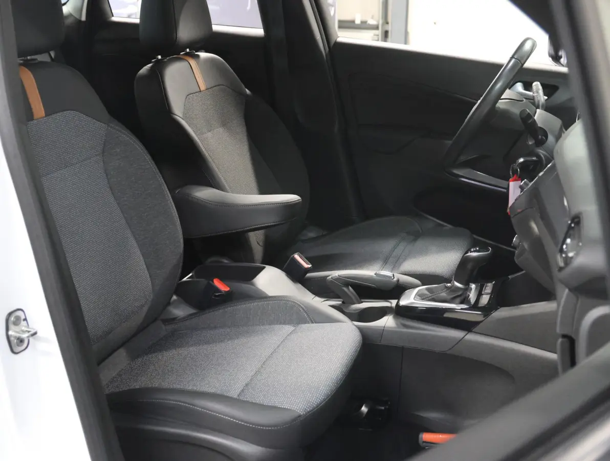 130PK Elegance | 1ste eigenaar | Camera | Trekhaak | AppleCarPlay/AndroidAuto | Armsteun | Climate Control | Cruise Control | Navigatie | LED lampen | AUTOMAAT | Isofix |