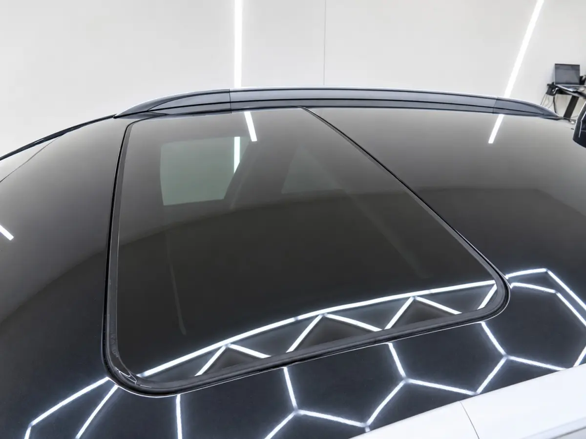 DynamicPlusLine 64 kWh | SOH 100% | 3 Fase laden | Schuif/kanteldak | Half Leder | Andriod Auto | Apple carplay | Navigatie
