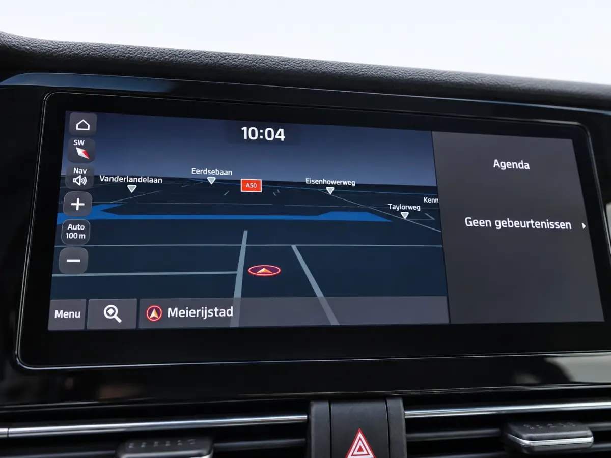 DynamicPlusLine 64 kWh | SOH 100% | 3 Fase laden | Schuif/kanteldak | Half Leder | Andriod Auto | Apple carplay | Navigatie