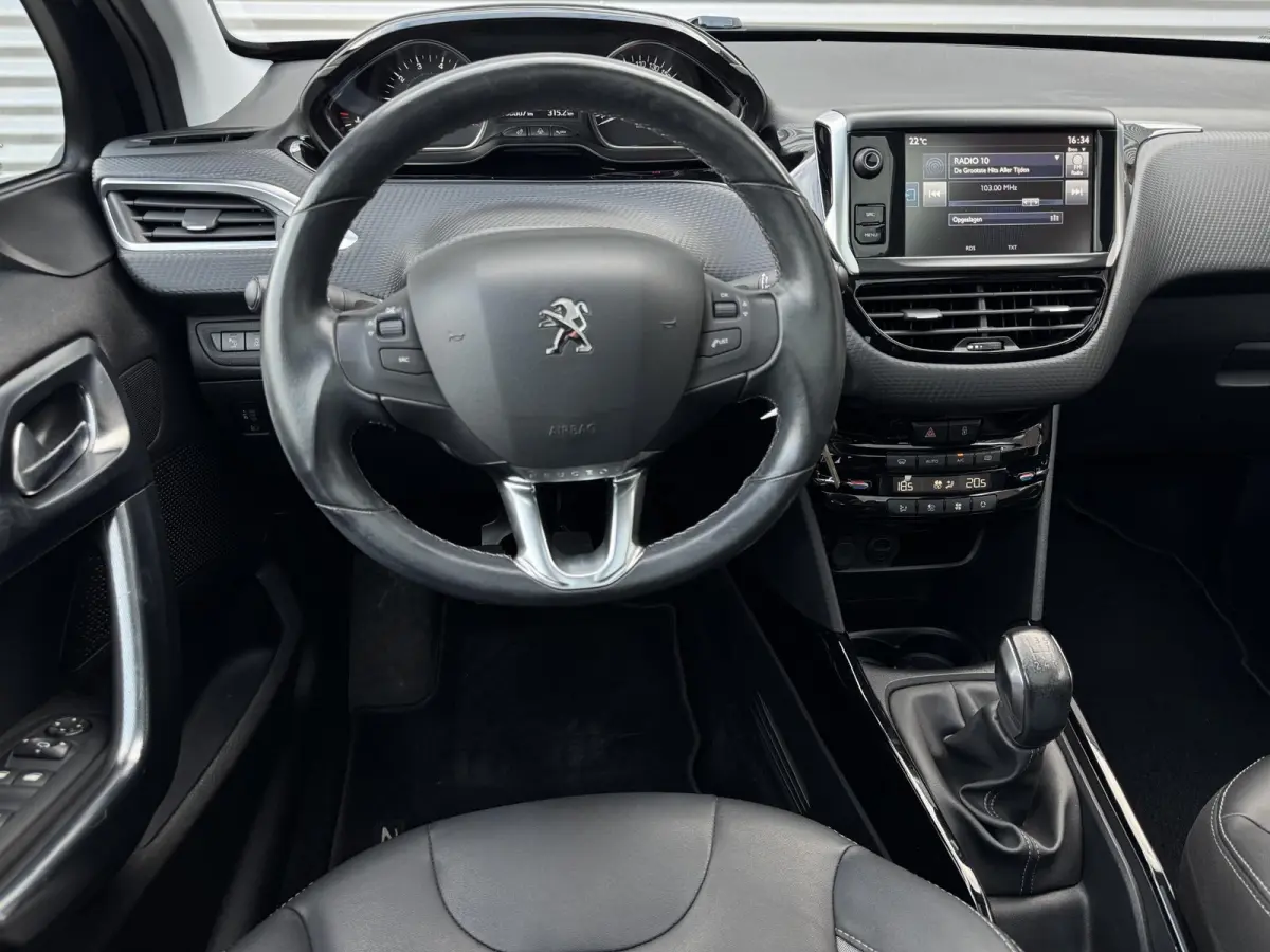 1.2 PureTech Allure Carplay|Pano|D-riem vv in 2024|Clima|Cruise|Stoelverwarming|Nieuwe APK bij Aflevering