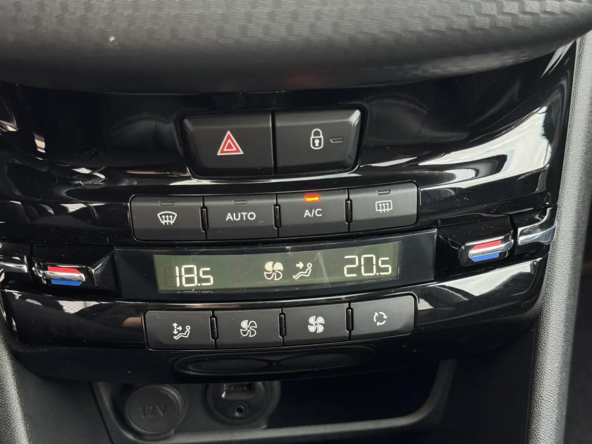 1.2 PureTech Allure Carplay|Pano|D-riem vv in 2024|Clima|Cruise|Stoelverwarming|Nieuwe APK bij Aflevering