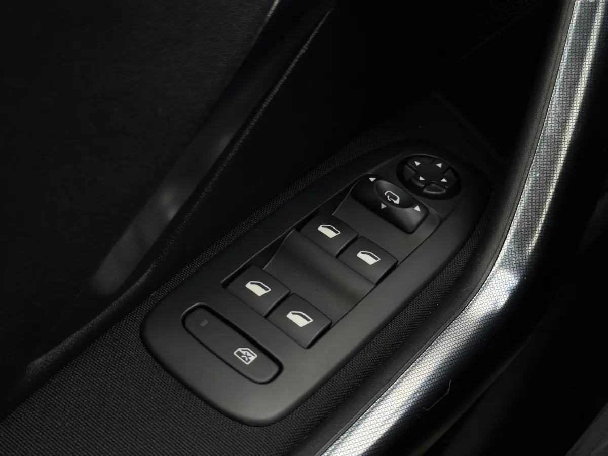 1.2 PureTech Allure Carplay|Pano|D-riem vv in 2024|Clima|Cruise|Stoelverwarming|Nieuwe APK bij Aflevering