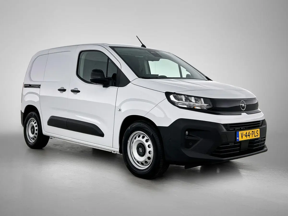 136pk L1 Tech 50kWh Automaat | Tot 8 Jaar Garantie | 3 Fase | Navigatie | Camera | Cruise Control | Houtenvloer | Dodehoekdetectie |