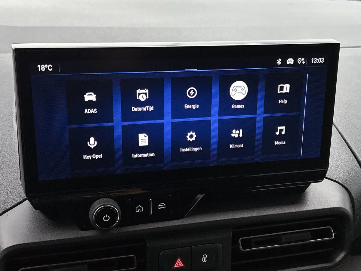 136pk L1 Tech 50kWh Automaat | Tot 8 Jaar Garantie | 3 Fase | Navigatie | Camera | Cruise Control | Houtenvloer | Dodehoekdetectie |
