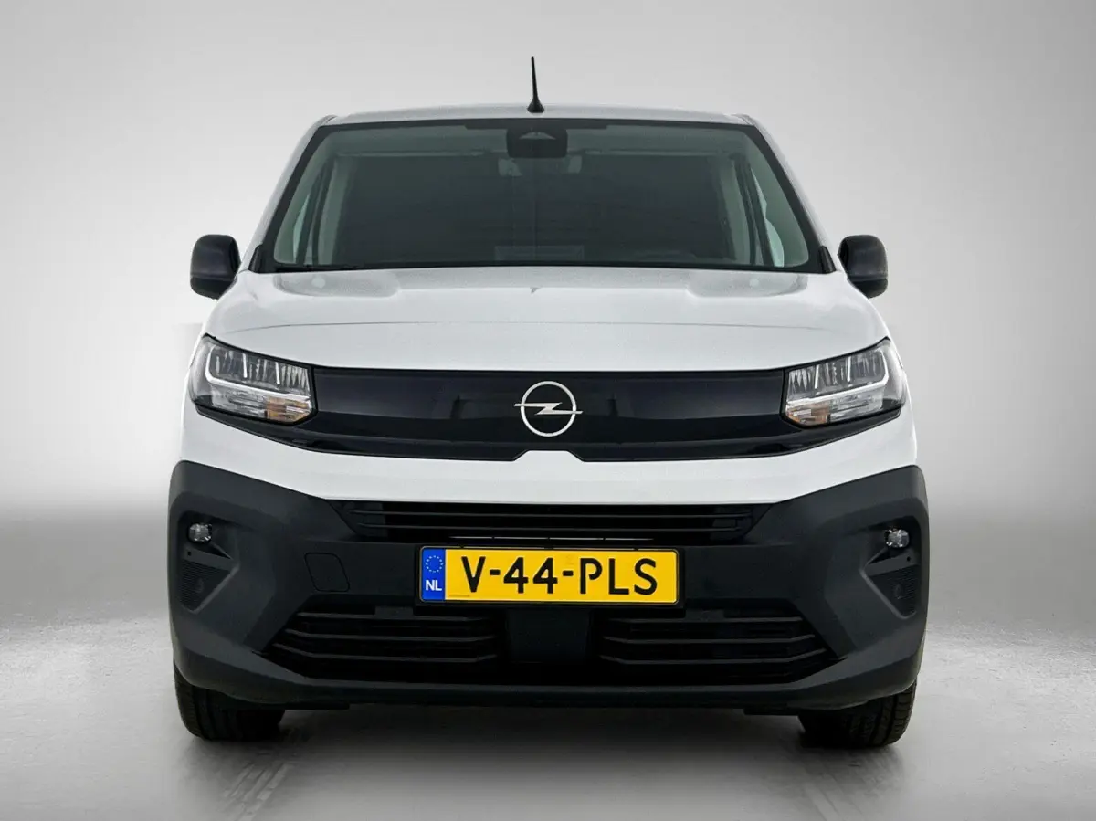 136pk L1 Tech 50kWh Automaat | Tot 8 Jaar Garantie | 3 Fase | Navigatie | Camera | Cruise Control | Houtenvloer | Dodehoekdetectie |