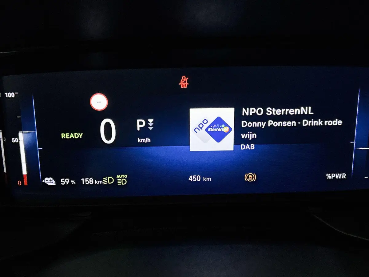 136pk L1 Tech 50kWh Automaat | Tot 8 Jaar Garantie | 3 Fase | Navigatie | Camera | Cruise Control | Houtenvloer | Dodehoekdetectie |
