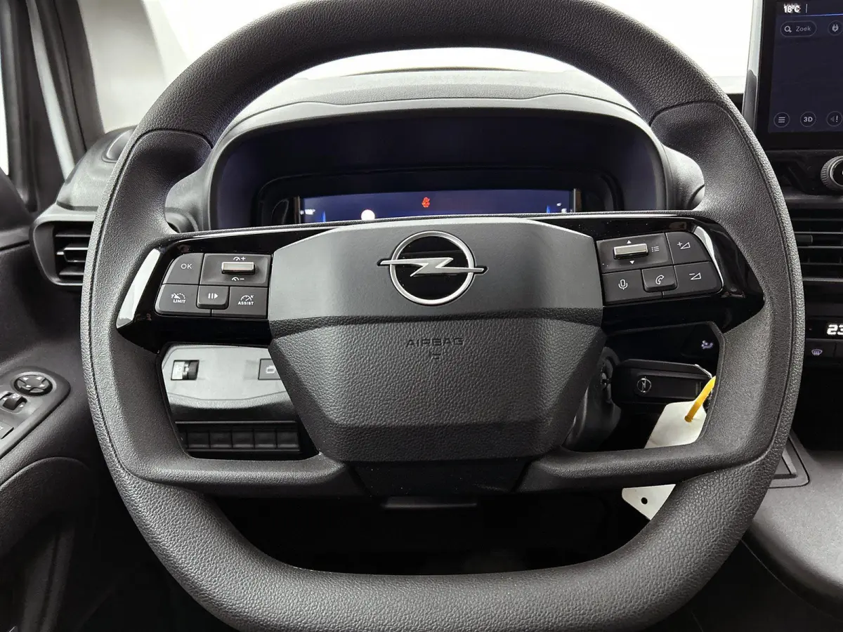 136pk L1 Tech 50kWh Automaat | Tot 8 Jaar Garantie | 3 Fase | Navigatie | Camera | Cruise Control | Houtenvloer | Dodehoekdetectie |