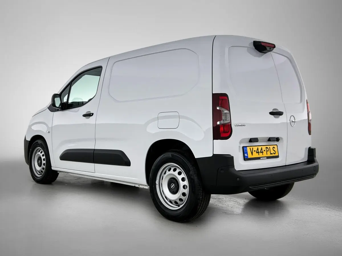 136pk L1 Tech 50kWh Automaat | Tot 8 Jaar Garantie | 3 Fase | Navigatie | Camera | Cruise Control | Houtenvloer | Dodehoekdetectie |