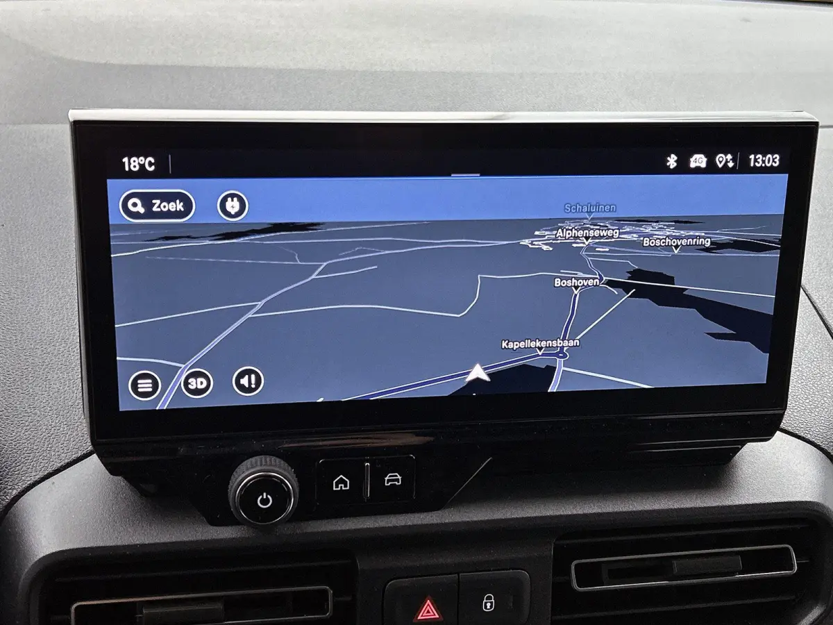 136pk L1 Tech 50kWh Automaat | Tot 8 Jaar Garantie | 3 Fase | Navigatie | Camera | Cruise Control | Houtenvloer | Dodehoekdetectie |