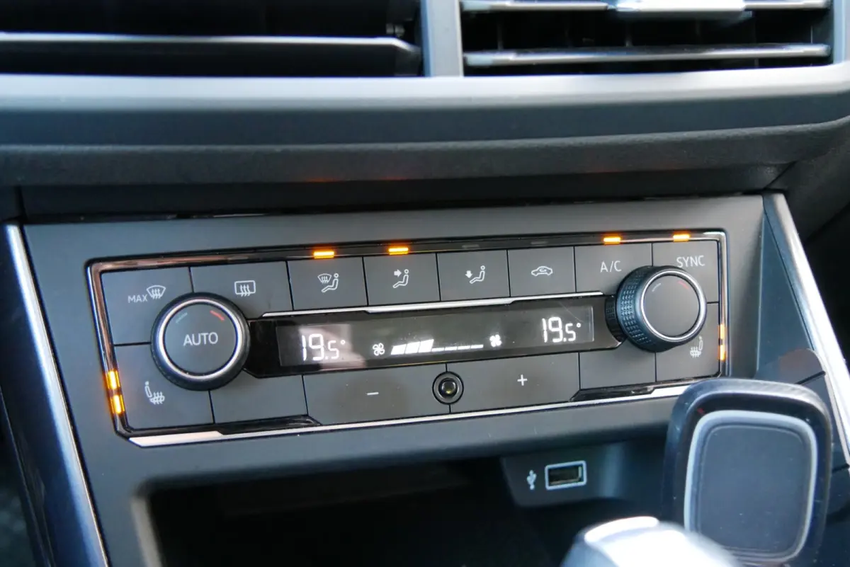 1.0 TSI Beats.R-line. automaat.led.digitaal dashboard. stoelverwarming