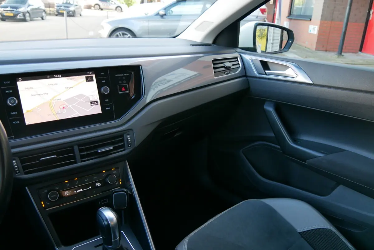 1.0 TSI Beats.R-line. automaat.led.digitaal dashboard. stoelverwarming