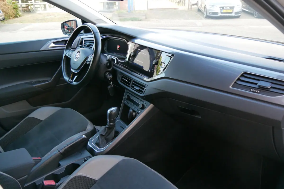 1.0 TSI Beats.R-line. automaat.led.digitaal dashboard. stoelverwarming